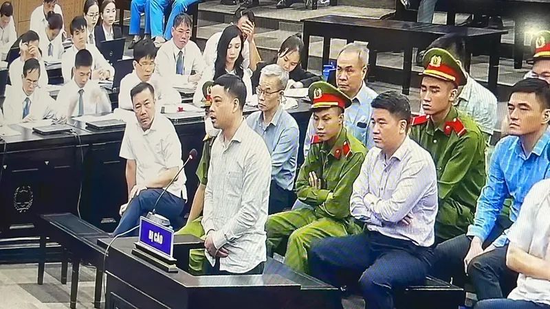 Cựu Thư ký Thứ trưởng Bộ Y tế khai nhận hối lộ hơn 42 tỷ đồng để đầu tư bất động sản