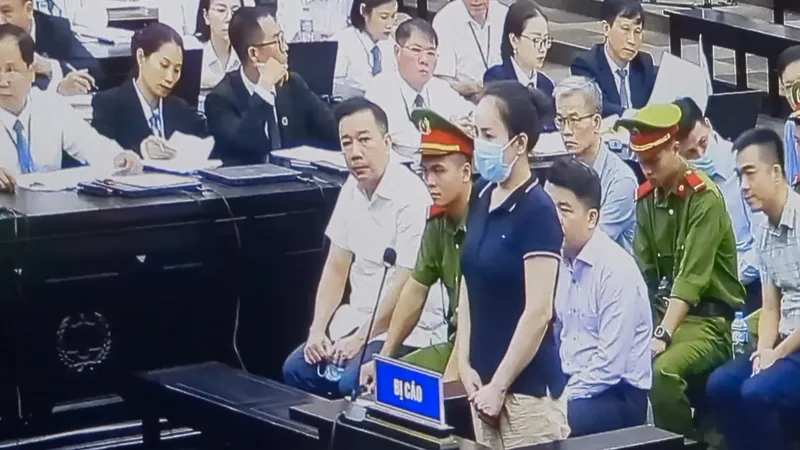 Cựu Thứ trưởng Tô Anh Dũng dặn doanh nghiệp đừng đưa tiền nữa, nhưng vẫn nhận