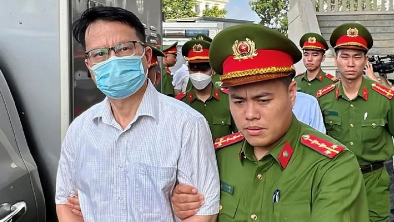 Cựu Đại sứ Trần Việt Thái phân trần về hành vi thu thêm tiền