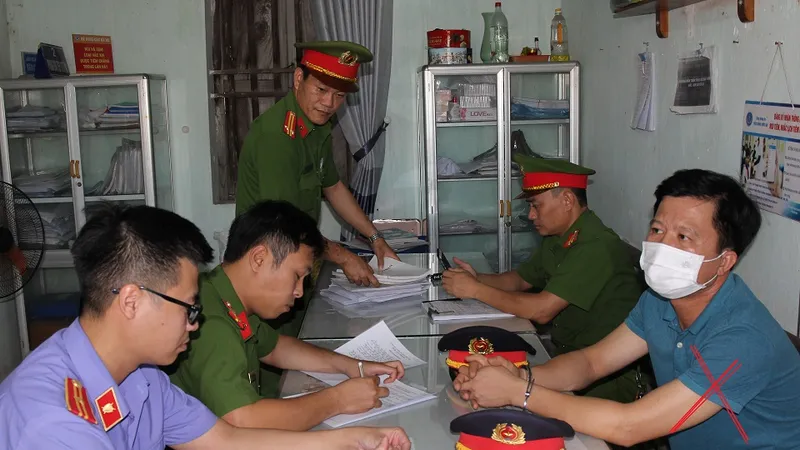 Bắt cựu trưởng trạm y tế vì tiếp tay cho trục lợi bảo hiểm 
