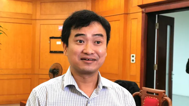 Doanh nghiệp trung gian nào được Phan Quốc Việt chi phần trăm ngoài hợp đồng?
