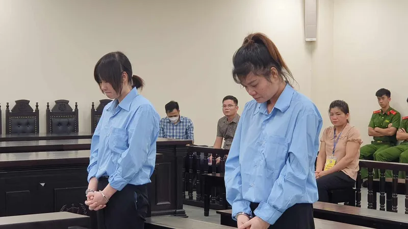 Bạo hành bé trai 17 tháng tuổi tử vong, 2 bảo mẫu lần lượt lãnh chung thân và 20 năm tù