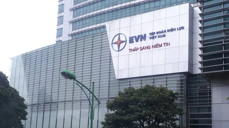 Bắt 5 bị can là cán bộ Tập đoàn Điện lực Việt Nam và Bộ Công thương