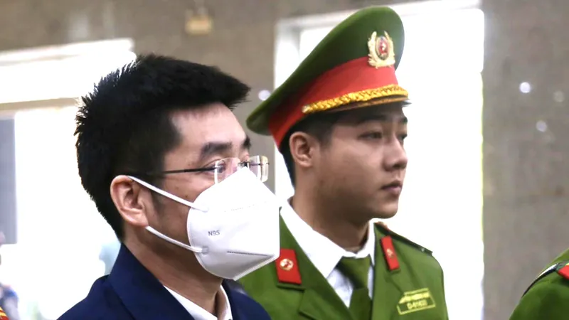 Cựu điều tra viên Hoàng Văn Hưng thoát tù chung thân sau khi nhận tội