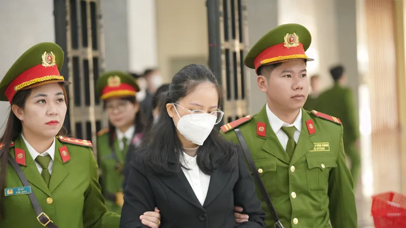 Xét xử vụ án "chuyến bay giải cứu": Tòa tuyên y án 3 người tù chung thân
