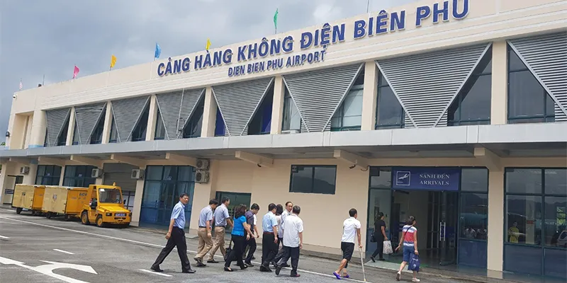 Du khách về với Điện Biên