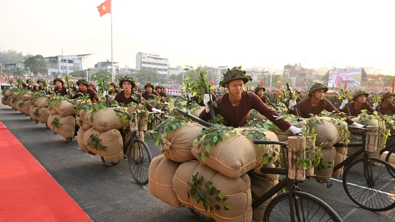 12.000 người hợp luyện diễu binh, diễu hành tại Điện Biên Phủ