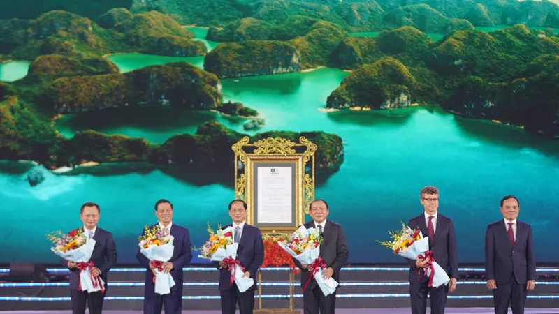 Hải Phòng và Quảng Ninh đón nhận bằng Di sản thiên nhiên thế giới Vịnh Hạ Long - Quần đảo Cát Bà