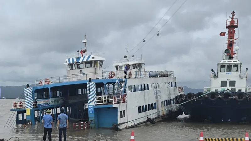 Thông tin mới nhất về sự cố suýt chìm phà ở Cát Bà, Hải Phòng 