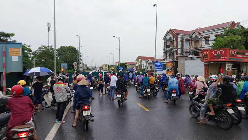 Cấm cầu Trung Hà để đảm bảo an toàn