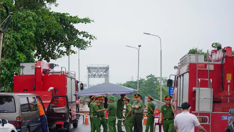 Sự thật về thông tin cứu được 4 người trong vụ sập cầu Phong Châu
