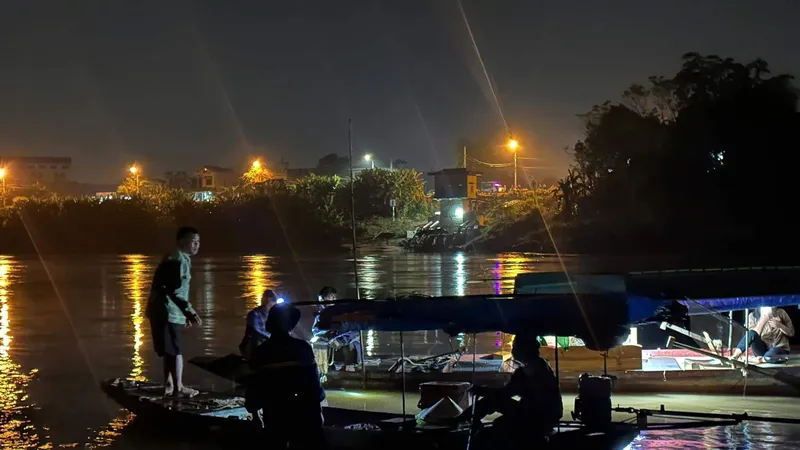 Phú Thọ: Tìm thấy 1 thi thể trong số 5 học sinh mất tích do tắm sông