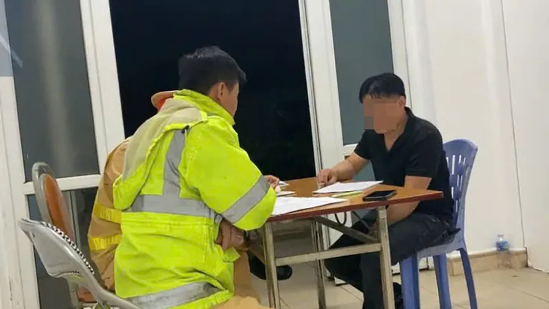 Lái xe khách đi ngược chiều trên đường cao tốc, tài xế bị phạt 35 triệu đồng