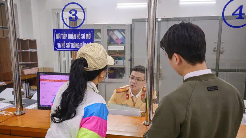 Các địa chỉ tiếp nhận đăng ký, cấp biển số ô tô, xe máy tại Hà Nội