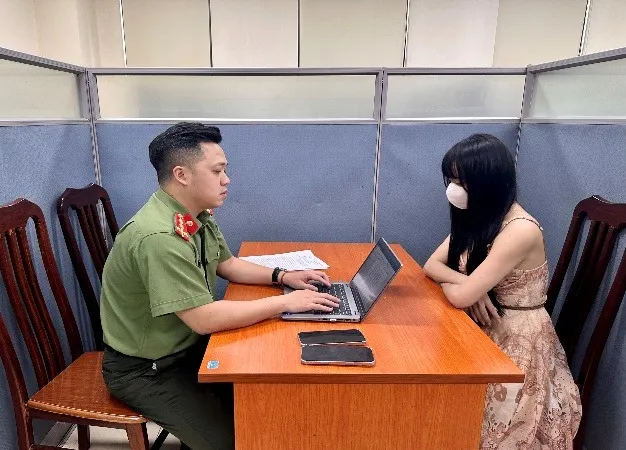 Xử phạt tài khoản Facebook “Cô Giáo Hương” và "Lan Hương Nguyễn"