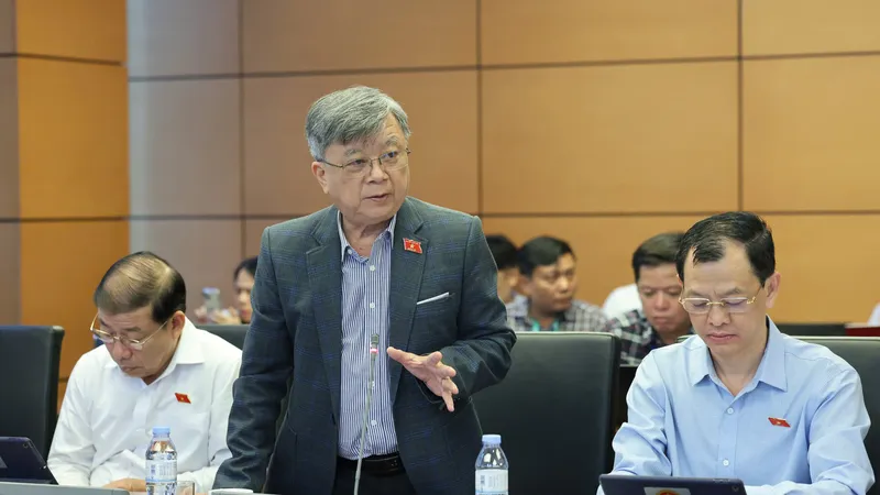 Băn khoăn bỏ quy định đại biểu HĐND không được chất vấn chánh án, viện trưởng