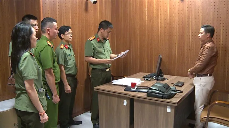 Cơ quan An ninh điều tra Bộ Công an thông báo quyết định khởi tố bị can đối với Sỹ Anh Tuyên (Chủ tịch HĐQT Công ty cổ phần nước GMT). Ảnh: Bộ Công an