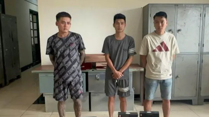 Khởi tố 3 đối tượng trộm cắp và tiêu thụ hơn 130 máy tính tại sân bay Nội Bài 