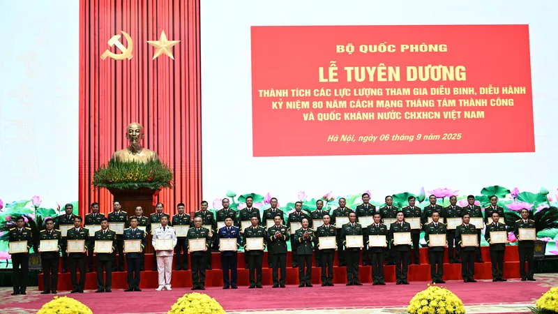 Tuyên dương các lực lượng quân đội tham gia nhiệm vụ A80