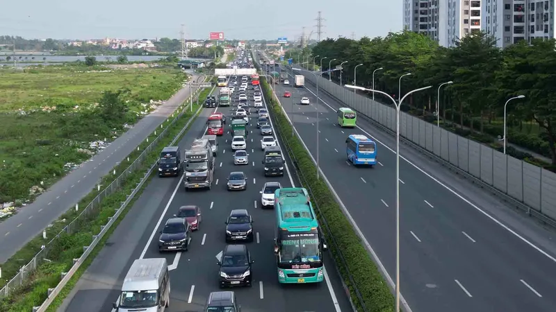 Đề nghị phân luồng phương tiện trên 8 tuyến đường cao tốc