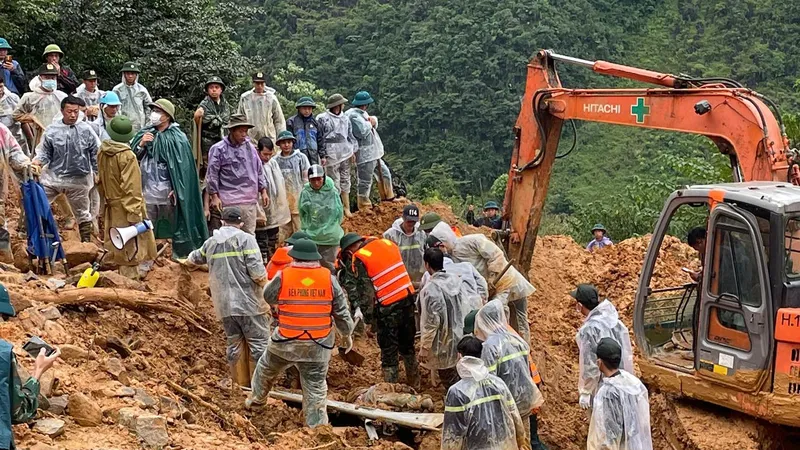 Vụ 4 người bị đất đá vùi lấp ở Tuyên Quang: Tìm thấy 1 thi thể