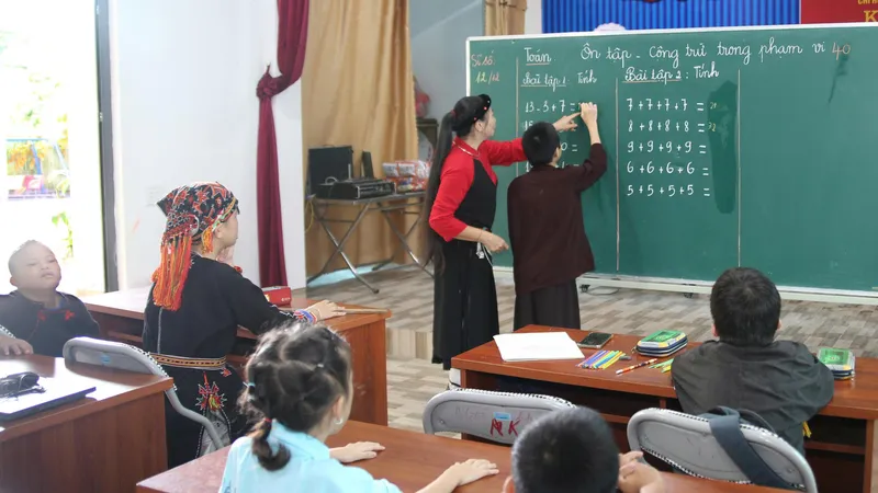 "Mẹ Vỵ" đồng hành với trẻ em cơ nhỡ, khuyết tật
