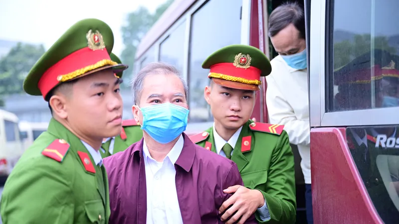 Xét xử cựu Giám đốc Ban Quản lý dự án tỉnh Đắk Lắk với cáo buộc nhận hối lộ