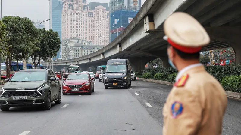 Bãi bỏ Nghị định 100 về xử phạt vi phạm giao thông đường bộ và đường sắt