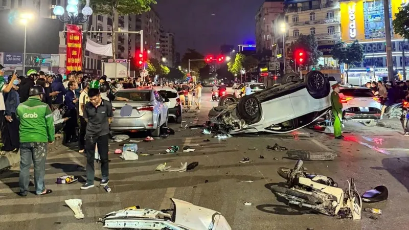 Khởi tố tài xế xe Lexus gây tai nạn liên hoàn ở Hà Nội 