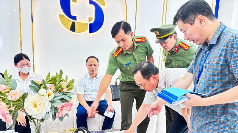 "Chuyên gia" học hết lớp 9, là shipper vẫn tiêm trị sẹo, cắt tạo hình thẩm mỹ