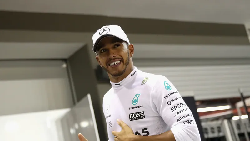 LewisHamilton đã giành chiến thắng may mắn ở Singapore