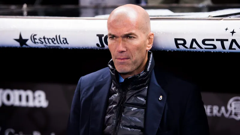 Zidane đã khiến cho người Pháp phải ngã phục trước sự tài ba của bản thân.