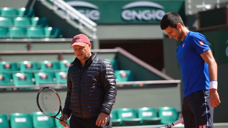 Djokovic quay lại với Vajda
