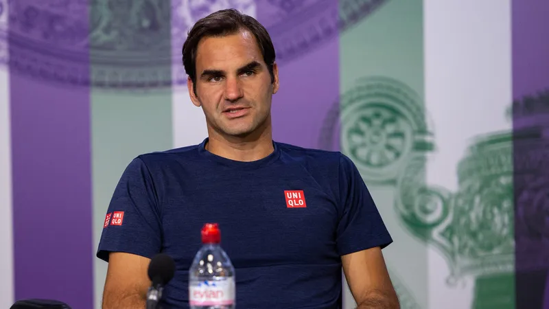 Roger Federer trong buổi họp báo sau trận đấu