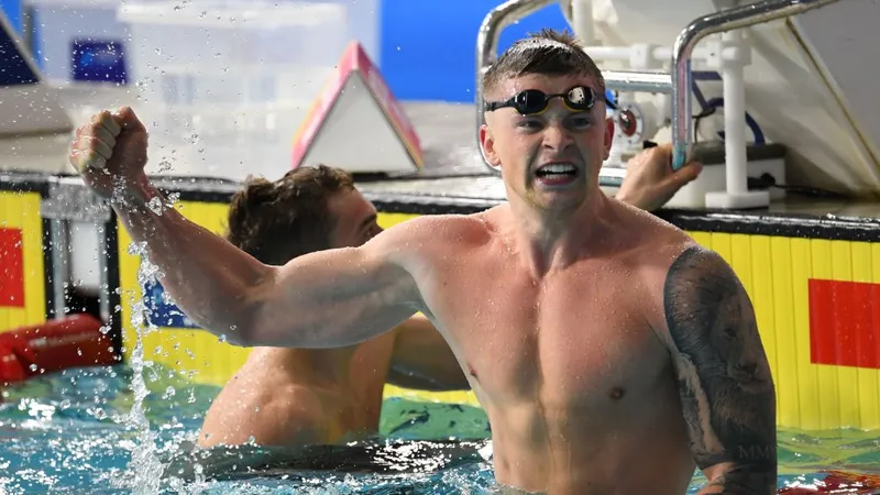 Adam Peaty phá KLTG ở cự ly 100 mét ếch 