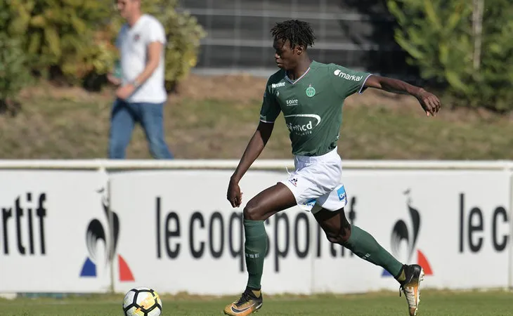 William Gomis trong màu áo đội trẻ của St Etienne