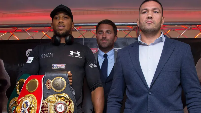 Pulev (phải) muốn gây bât ngờ trước AJ