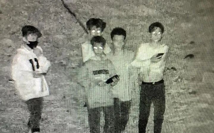 Nhóm người tụ tập ném đá vào ô tô chạy trên đường cao tốc Cam Lâm - Vĩnh Hảo