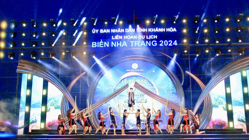 Gần 400.000 lượt du khách đến với Liên hoan Du lịch biển Nha Trang 2024