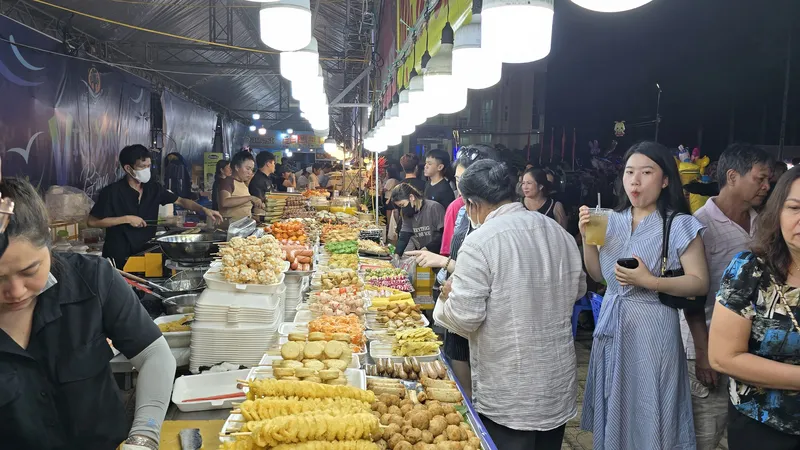 Khánh Hòa: Lễ hội tôm hùm nhưng “vắng bóng” tôm hùm
