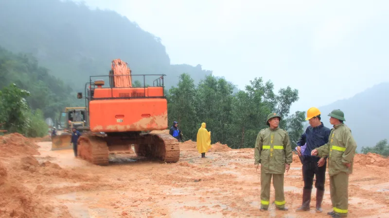 Đề nghị ban hành tình huống khẩn cấp về thiên tai trên Quốc lộ 27C