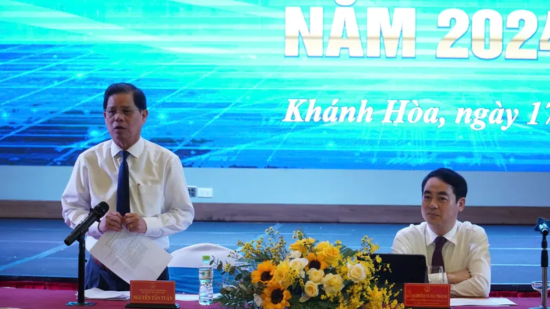 Khánh Hòa: Doanh nghiệp du lịch cần xây dựng phương án trung chuyển khách vào trung tâm TP Nha Trang