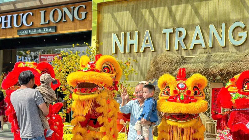 Gần 1 triệu khách đến Khánh Hòa dịp Tết Nguyên đán Ất Tỵ