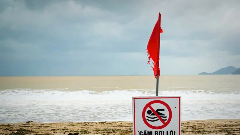 Khánh Hòa: Chủ động ứng phó áp thấp nhiệt đới đang hình thành trên biển Đông