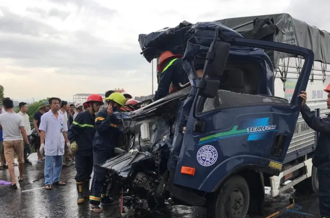 3 xe ô tô va chạm liên hoàn, 1 người chết, 2 người bị thương