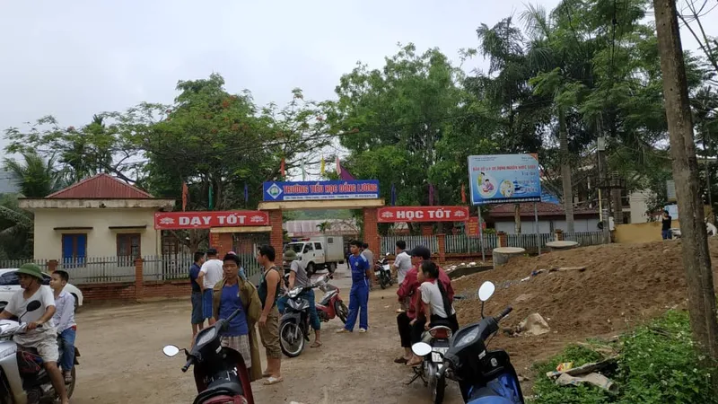 Nam thanh niên vào trường học đâm 5 học sinh thương vong