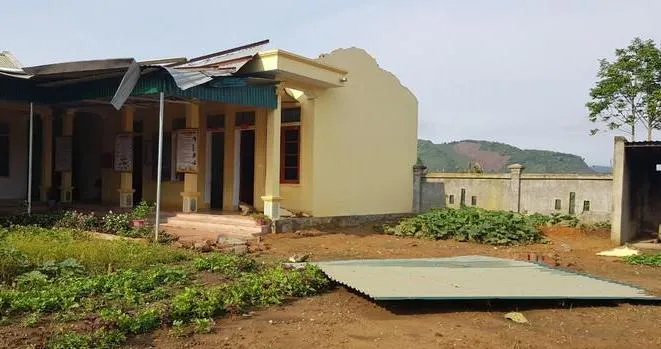 Nghệ An: 2 người bị thương, nhiều nhà cửa hư hỏng do giông lốc, mưa đá