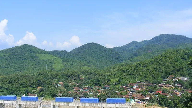 Sống thấp thỏm bên lòng hồ thủy điện