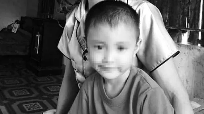 Phát hiện bé trai 5 tuổi tử vong trong ngôi nhà hoang sau 3 ngày mất tích 