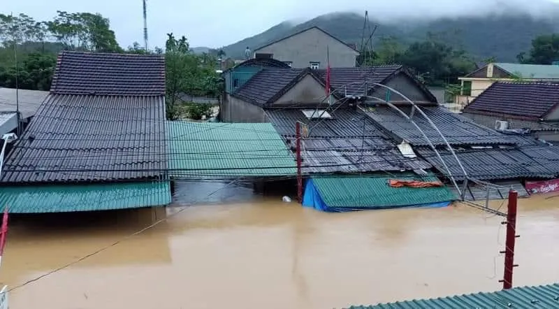 Nghệ An: Ngập lụt, nguy cơ sạt lở nhiều nơi, di dời dân khẩn cấp